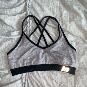 Muscle Nation - Cross Back Sports Bra - Medium